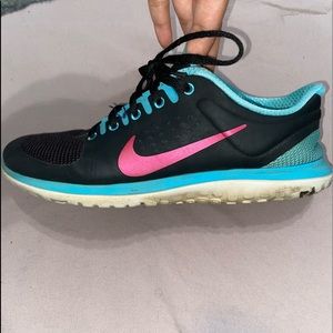 Women’s Nike shoes